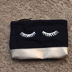 NWOT Ipsy Black And Gold Small Make Up Carrier